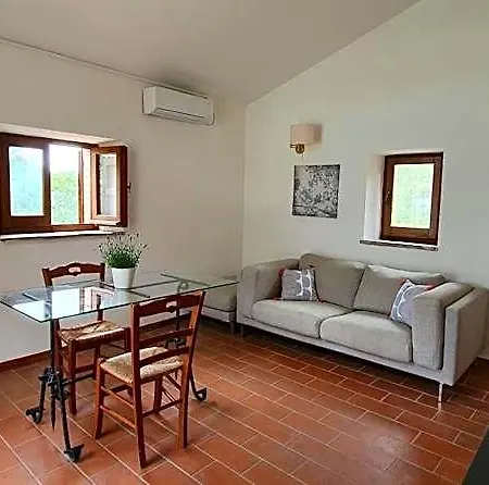 Poloturisticoumbria Rustico Con Piscina Vista Hotel 3*