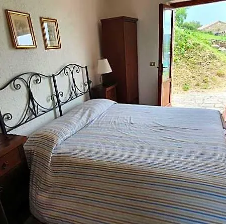 Poloturisticoumbria Rustico Con Piscina Vista Hotel 3*