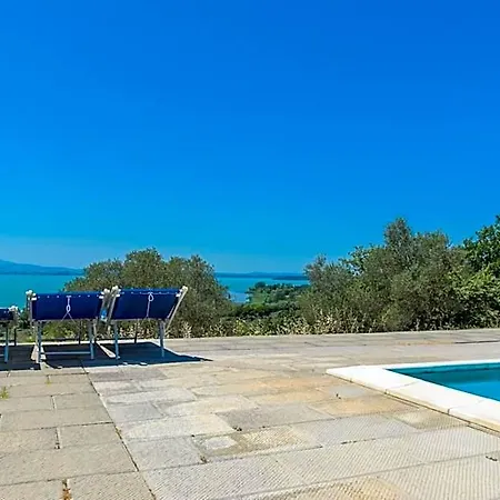 Poloturisticoumbria Rustico Con Piscina Vista Hotel 3*